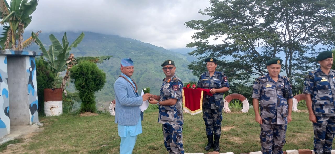 प्रमुख जिल्ला अधिकारी श्री राजन पौडेल ज्यूबाट सशस्त्र प्रहरी बल नेपाल नं. ५ गुल्म हे.क्‍वा., टक्सार, भोजपुरको अनुगमन निरिक्षण । मिति:- २०८३/०३/२४ बुधबार